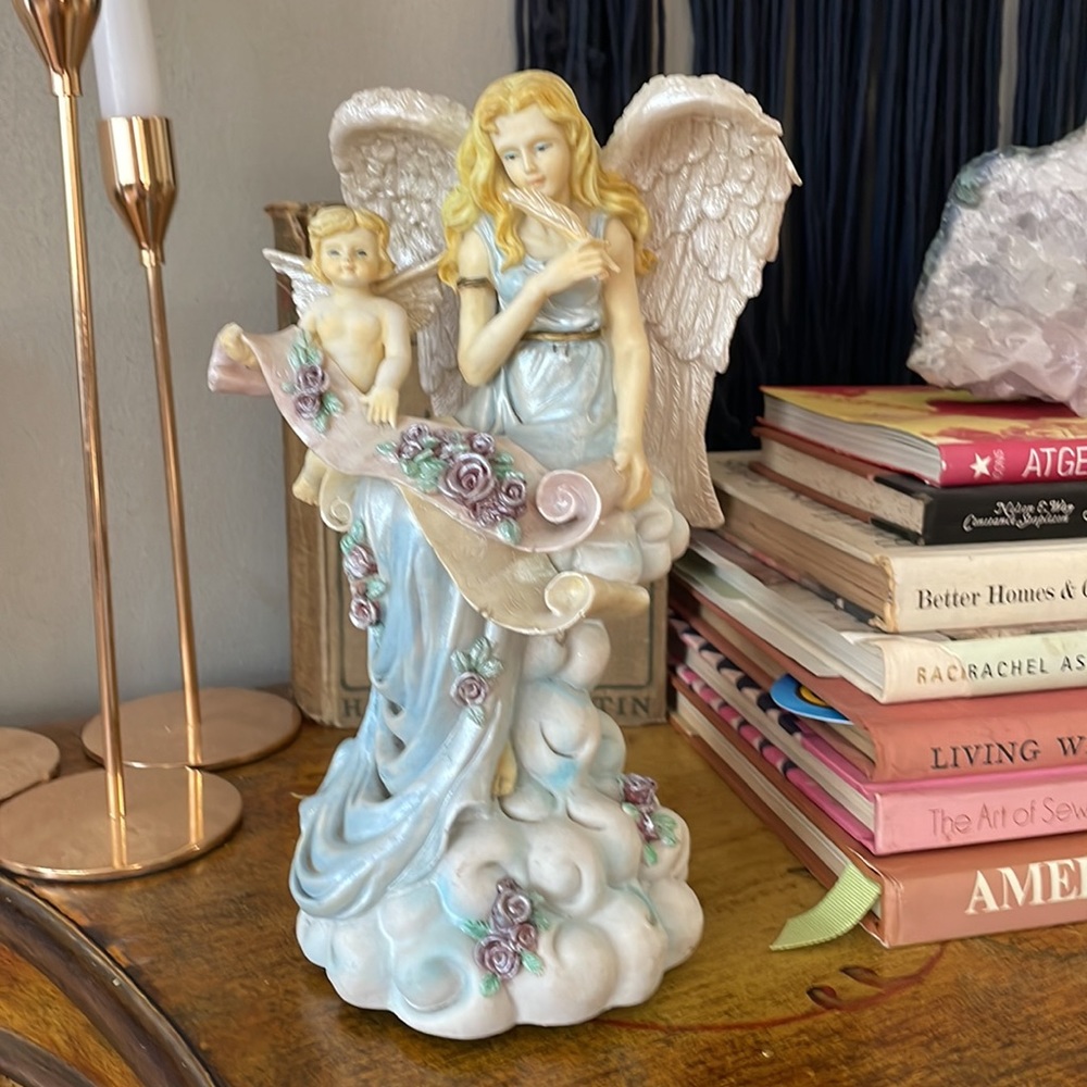 Vintage Musical Angel Music Box Figurine